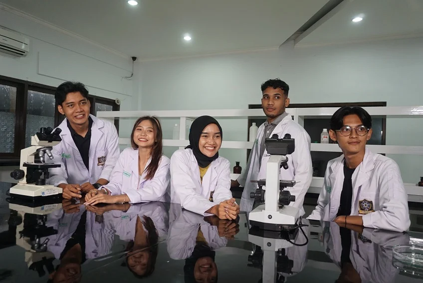 Laboratorium farmasi terbaik Purwokerto di UHB.