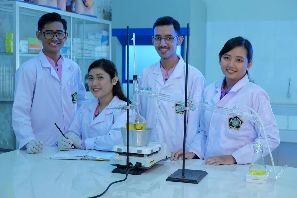 Laboratorium farmasi terbaik Purwokerto di UHB.